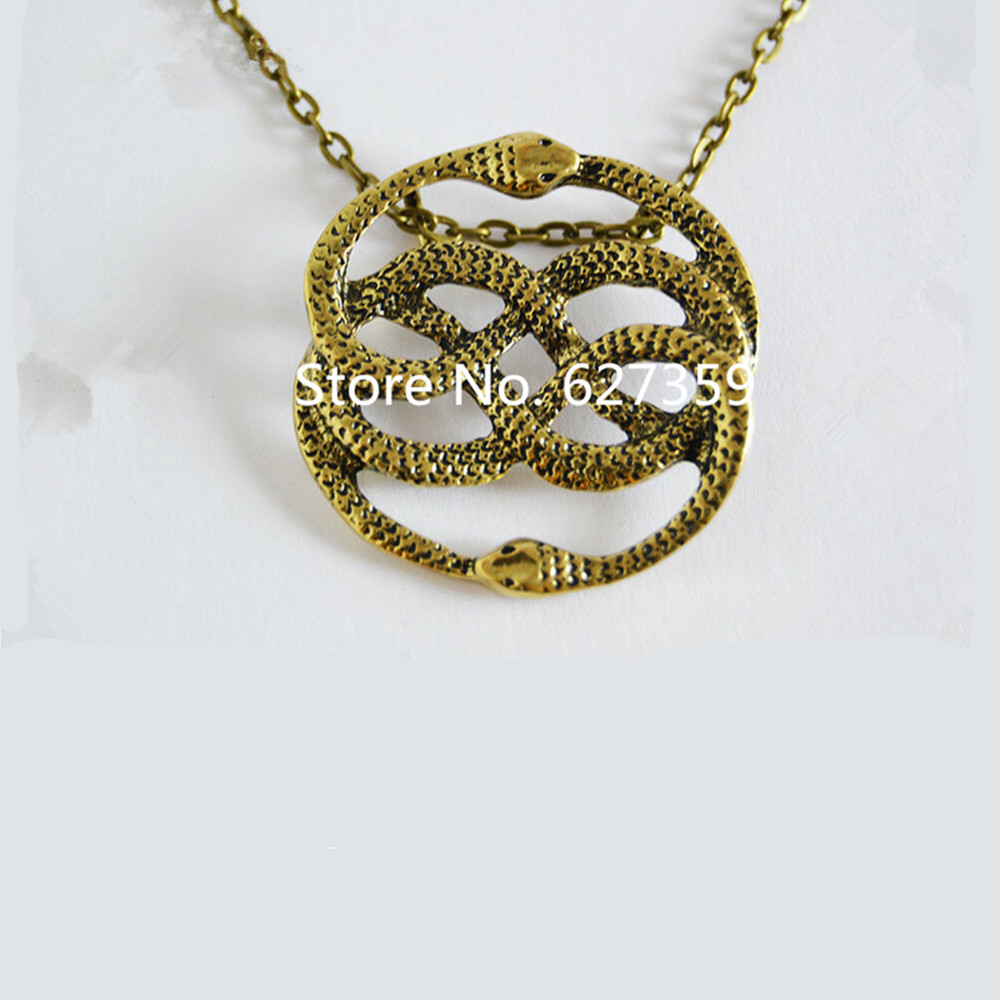 Kalung Liontin Auryn Snake Sty - Board Game Pandemic ulasan dan harga